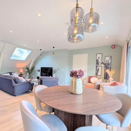 Apartament Penthouse In The Middle Of The Center - 5 Bedrooms - Inlcusive - Free Parking *