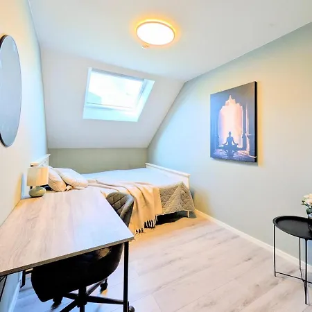 Penthouse In The Middle Of The Center - 5 Bedrooms - Inlcusive - Free Parking *