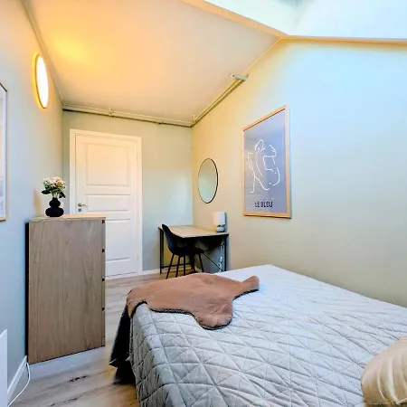 Penthouse In The Middle Of The Center - 5 Bedrooms - Inlcusive - Free Parking